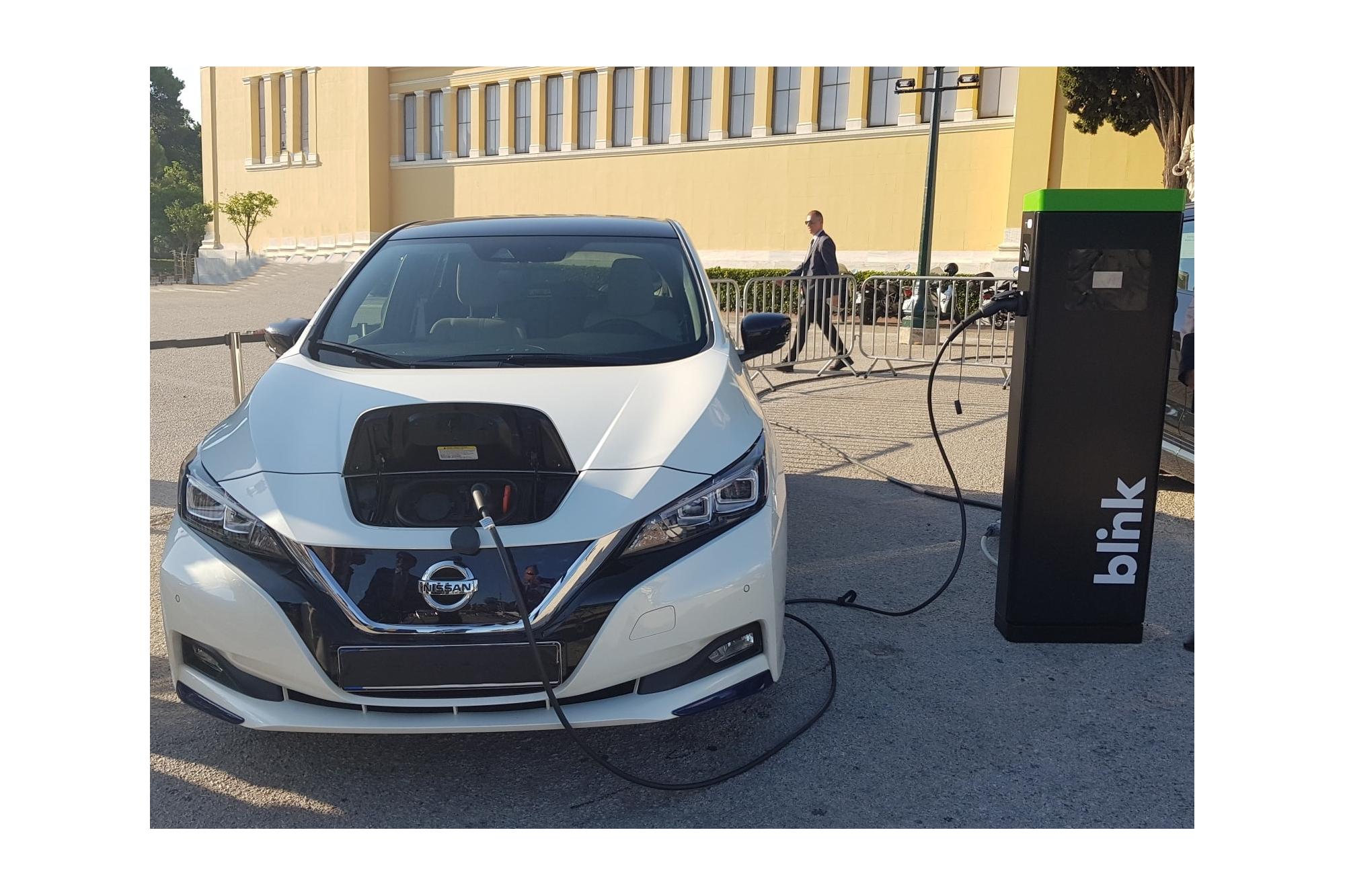 Nissan και Blink Charging